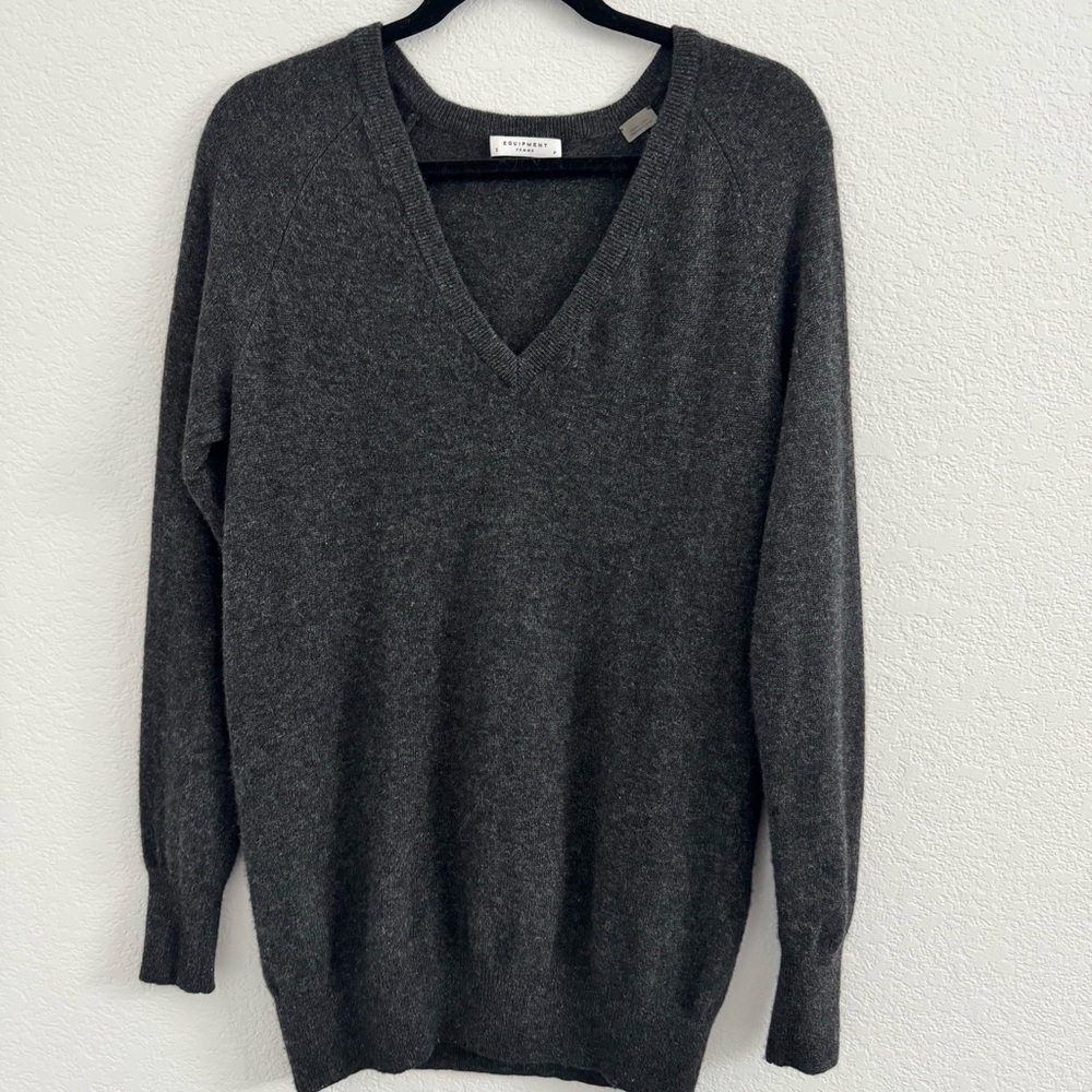 Equipment 100% Cashmere Gray Deep Crew Neck Sweater Relaxed Fit. Size S - Picture 1 of 16